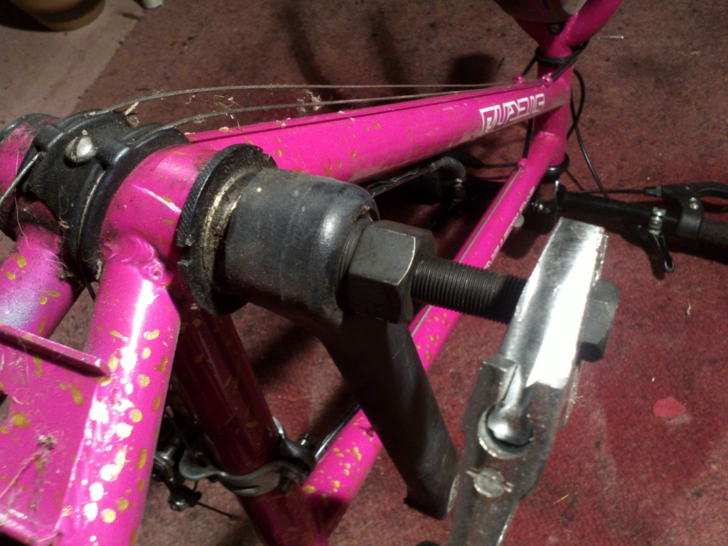 ściąganie korby z suportu