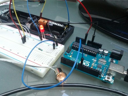 Urządzenie do pomiaru pojemności baterii