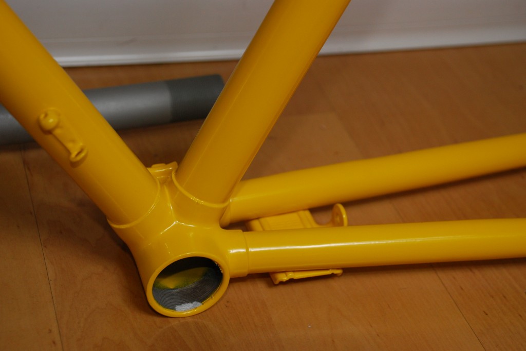 Żółta rama rowerowa