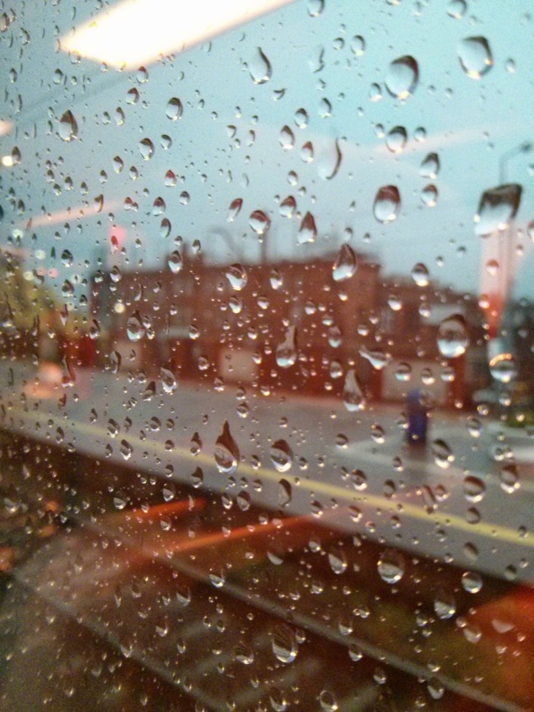 Dworzec Centralny w Szczecinie w deszczu