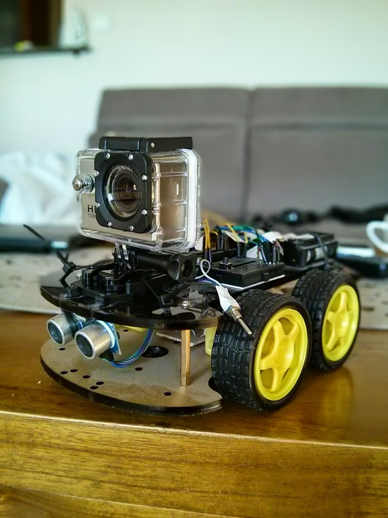 roboCar robot arduino