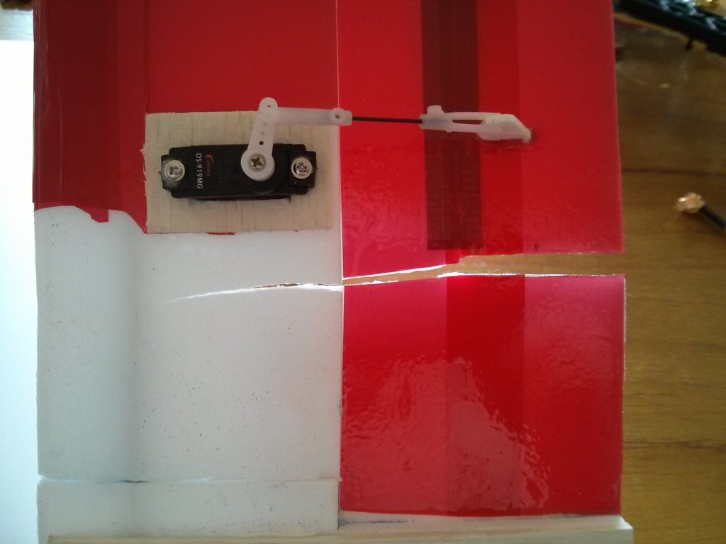 Pęknięte skrzydło z Depronu